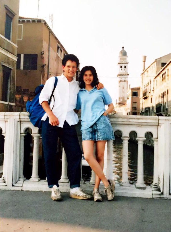 緣來還是你！莫文蔚情路兜圈，「情歸德籍初戀」慶30週年，把前妻生的3個孩子「視如己出」！