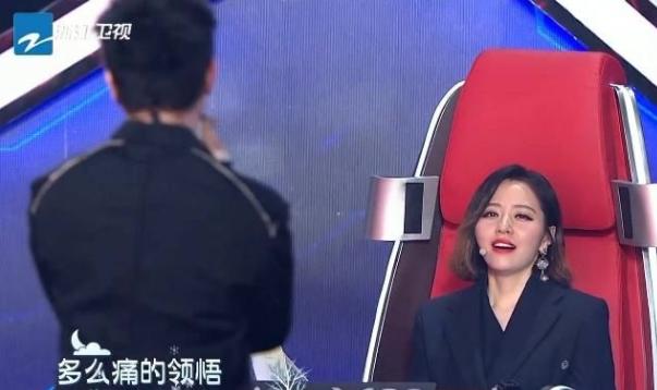 林俊傑翻唱《領悟》，有誰注意到張靚穎的眼神？細節見愛情！