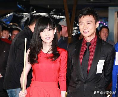 TVB經典劇《大時代》六美，26年後有人香消玉殞，有人依然如少女 主演大合照，堪稱經典 