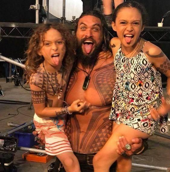 【超霸氣！】Aquaman爆8歲看電視就對太太一見鍾情！長大後把年長12歲的她娶回家！