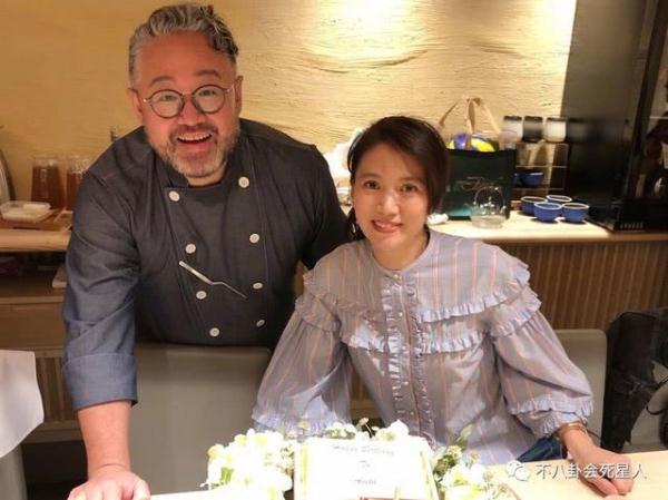 47歲袁詠儀重新留起長發，顏值回歸巔峰，一舉動讓人暖心！ 