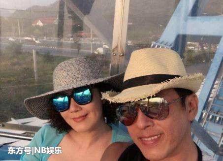 她與丈夫相伴24年「堅持不生孩子」，為容貌堅持不吃肉，今56歲！網友：嫁對人，吃肉吃素都幸福！