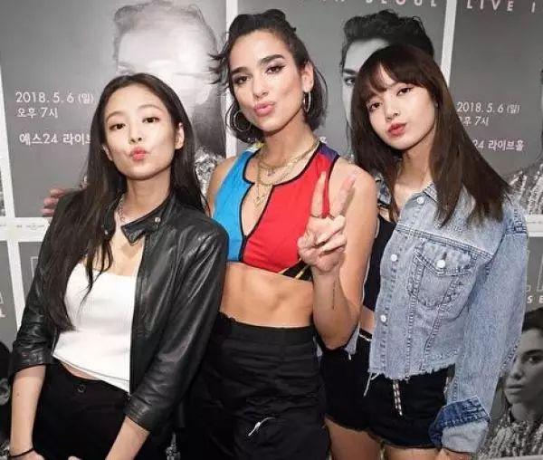 Jennie最新造型搭配爆改Gucci衫，網友：看著像香奈兒！