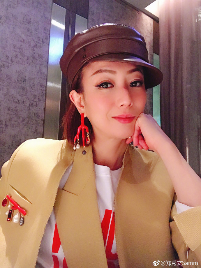 老父中風寧毀約賠款包機送醫，鄭秀文讓父母「大屋搬小屋」原因曝光，網友大讚：娛樂圈最孝順女兒！ 
