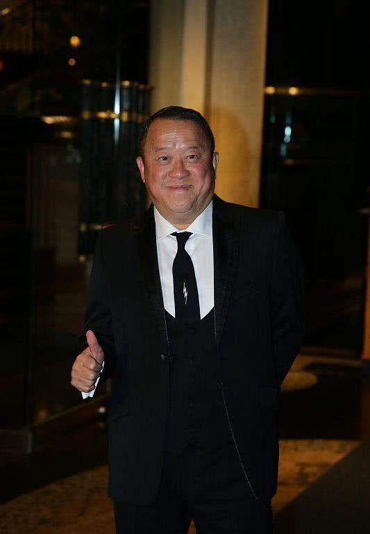 向華強70大壽，香港半個娛樂圈都來祝壽，關之琳劉嘉玲現場比美 