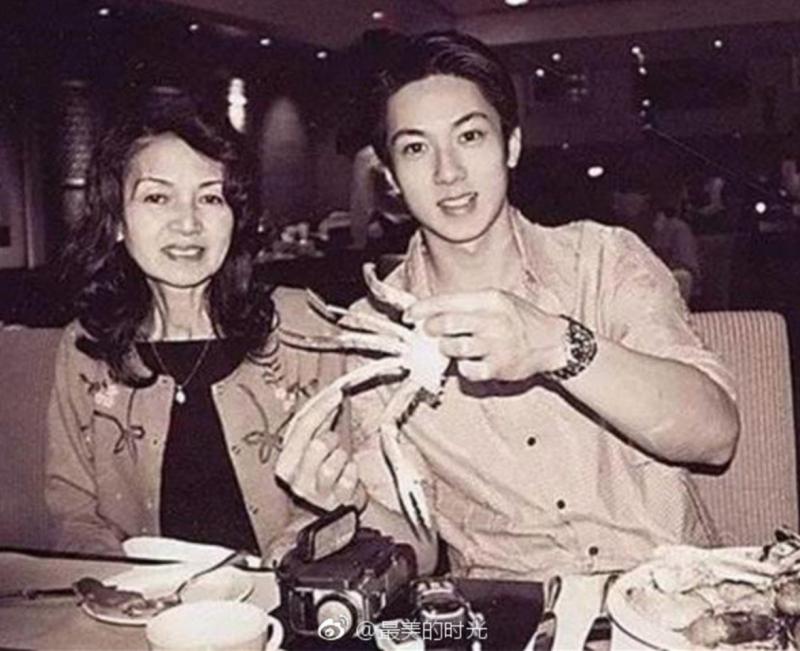 父子倆都與初戀結婚！吳尊首談「16年前失去母親」心聲...72歲爸爸憶亡妻掉淚！