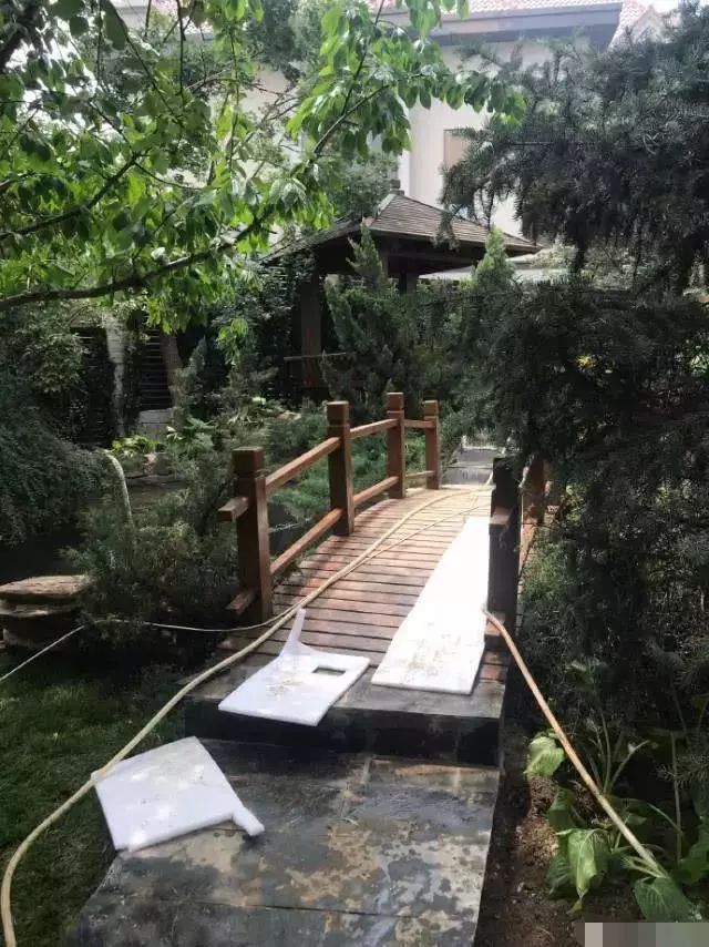 大S曝李湘豪宅，超大草坪盪鞦韆，別墅室內按電梯，裝修被吐槽土！