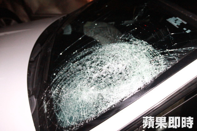 驚悚畫面！18歲高職生撞死人　擁2輛賓士跑車愛搶快 