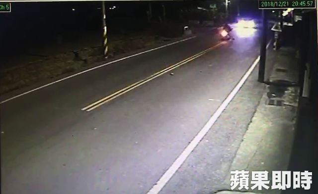 驚悚畫面！18歲高職生撞死人　擁2輛賓士跑車愛搶快 