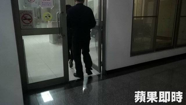驚悚畫面！18歲高職生撞死人　擁2輛賓士跑車愛搶快 
