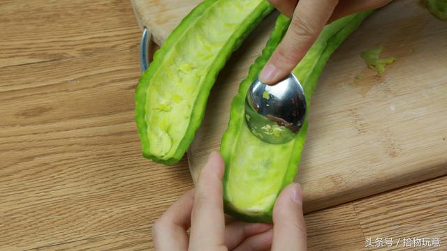 想要苦瓜去除苦味，只要用這一招，很多人都不知道··· 