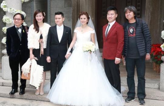 婆婆說房子漏水, 我給轉帳兩萬, 回婆家一趟, 進門我愣住了 
