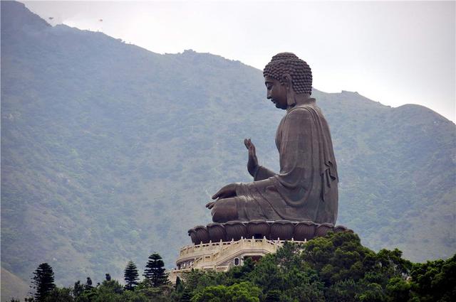 佛學入門，當你念南無阿彌陀佛時，想知道佛法會恩賜你什麼嗎？