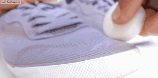 實用妙招：她用吹風機對著廚房牆壁吹一下，結果鄰居個個都學她
