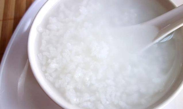 煮粥時，萬萬不可直接下米煮，教你幾個小技巧，保證香甜可口還有米油