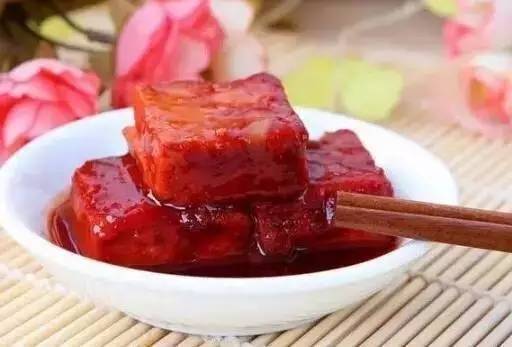 一 女 人 經 常 吃 腐 乳 ， 結 果 發 現 一 個 驚 人 的 秘 密 ！