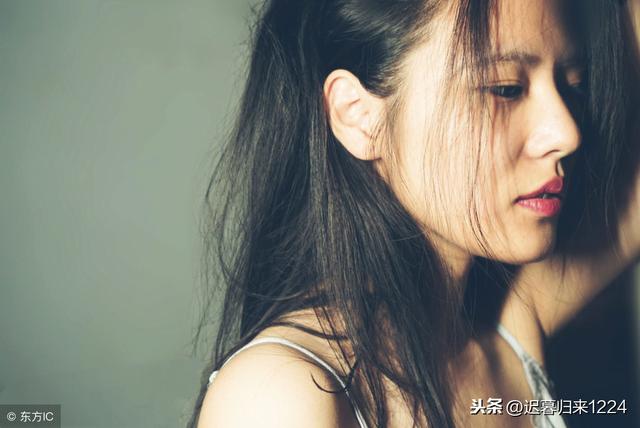 兒媳：婆婆讓我上交工資卡，老公說不同意就離婚