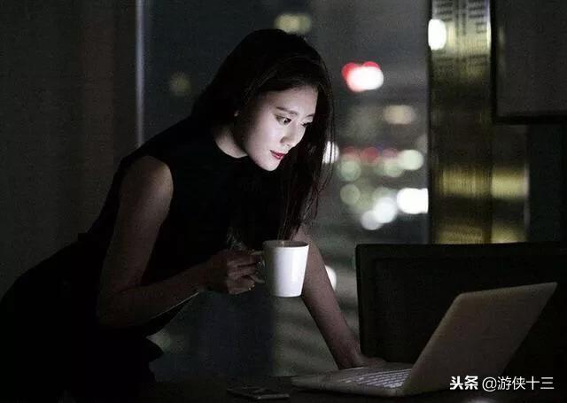 老婆加班，我用兄弟的手機給她發關心信息，老婆的回覆讓我蒙了