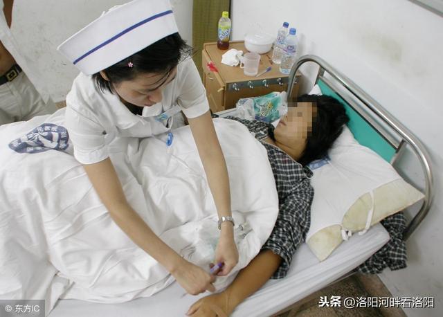 婆婆生病我不分晝夜伺候，同病房的阿姨卻對我說，孩子快離婚吧