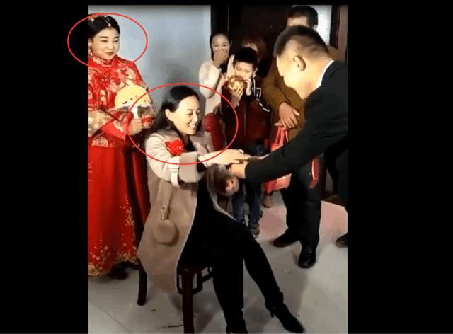 男子結婚看到丈母娘樂壞，長得比老婆都漂亮，網友：你到底娶誰？