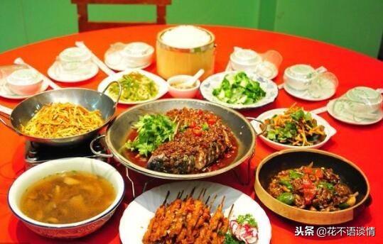 前妻過生日，男子送去禮物，回家看到桌子上的紙條，他紅了眼眶