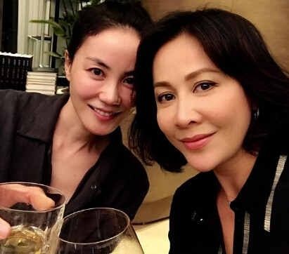 她長相醜陋一夜成名，丈夫靠她吃飯多年，出軌後賠償丈夫800萬