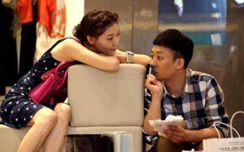 離婚兩年，同學生日宴再遇前夫......看到從車上下來的人，我哭成淚人！