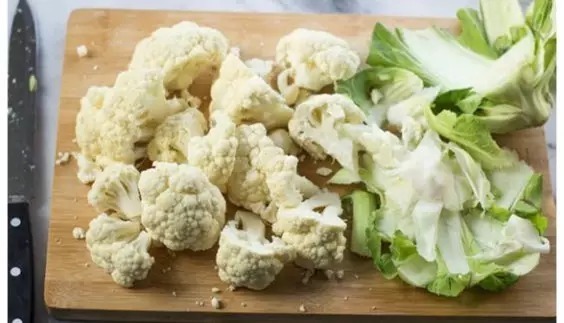 家裡來客人我做了一道快手花菜，大家搶著吃，吃完還討要秘方要偷著學！老公臉上超有面子！