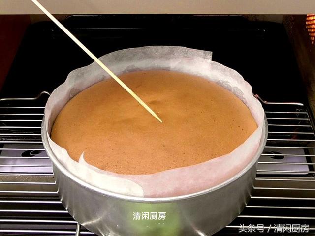 香橙海綿蛋糕的做法，蛋糕蓬鬆有彈性，非常濃郁的香橙味