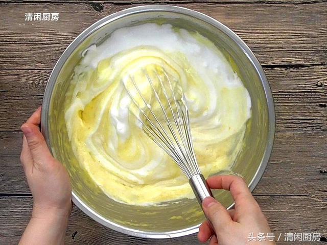 香橙海綿蛋糕的做法，蛋糕蓬鬆有彈性，非常濃郁的香橙味