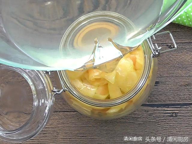 木瓜不用成熟吃了，告訴你這種新吃法，糖醋腌一腌，清脆又酸爽