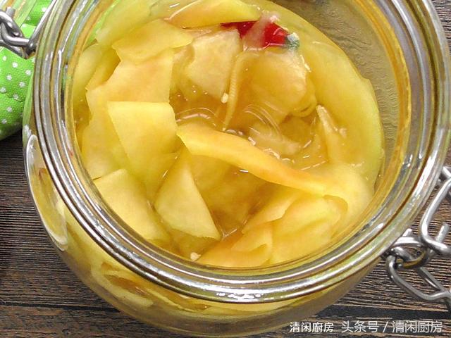 木瓜不用成熟吃了，告訴你這種新吃法，糖醋腌一腌，清脆又酸爽