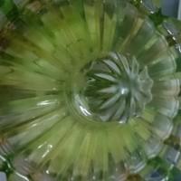 腌芒果酸酸甜甜，其中夾雜著一絲絲辣，很開胃