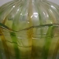 腌芒果酸酸甜甜，其中夾雜著一絲絲辣，很開胃