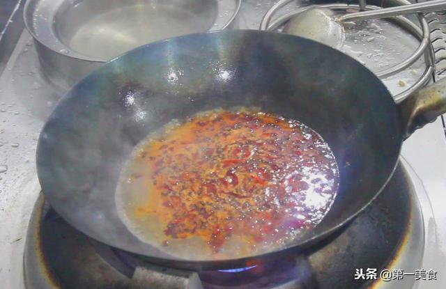 廚師長教你做正宗的水煮牛肉，學會這道水煮牛肉，火鍋都不想吃了