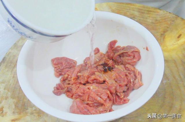 廚師長教你做正宗的水煮牛肉，學會這道水煮牛肉，火鍋都不想吃了