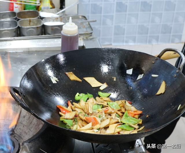 大廚分享干鍋杏鮑菇的好吃做法，食材簡單，營養美味，超級下飯