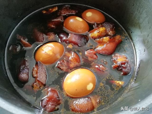冬天來一碗廣東豬腳姜醋，光聞味道就饞了！