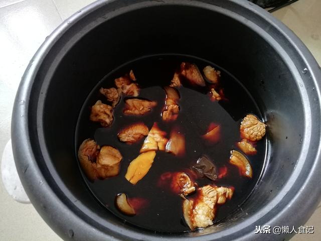 冬天來一碗廣東豬腳姜醋，光聞味道就饞了！