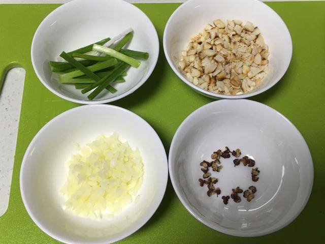 一年四季都受歡迎的雞肉做法，簡單幾步就做好，開胃下飯，解饞還不上火