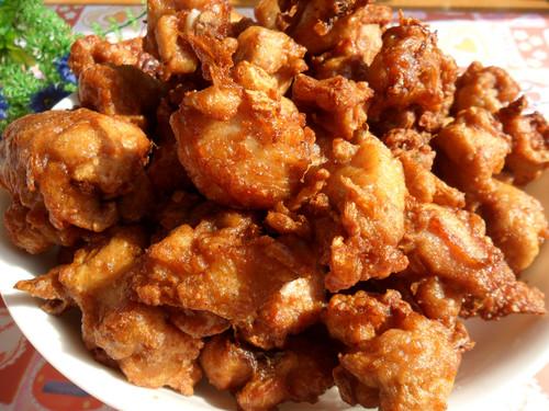 拌點它炸雞肉，這樣炸的雞腿你一定沒吃過，比肯得基的大雞排好吃
