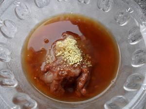 拌點它炸雞肉，這樣炸的雞腿你一定沒吃過，比肯得基的大雞排好吃