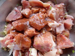 拌點它炸雞肉，這樣炸的雞腿你一定沒吃過，比肯得基的大雞排好吃