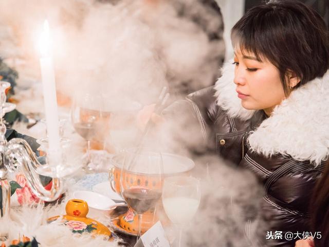 在零下25°C的冰屋吃著熱氣騰騰的火鍋，網友：不會被凍死嗎？