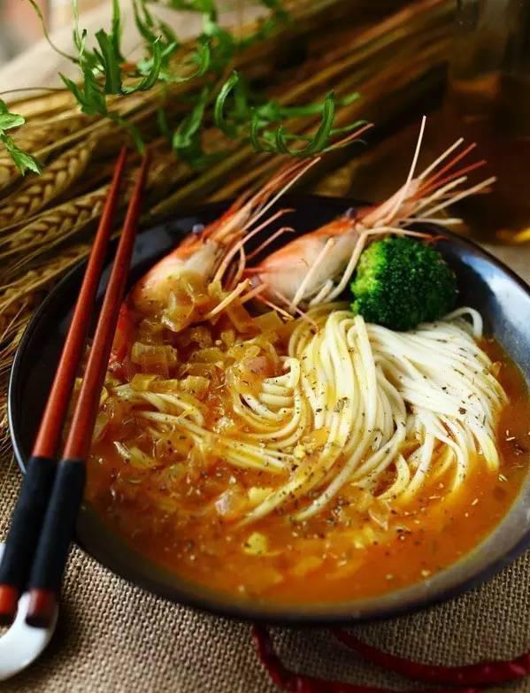 樓下面館老師傅私下透漏，在家煮麵的【5大秘訣】，輕輕鬆松就能讓麵條更好吃！