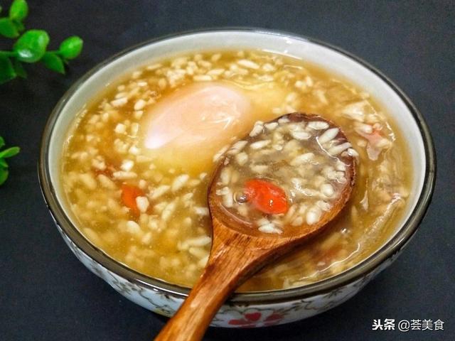 冬季最適合女人喝的一碗甜羹，改善手腳冰涼，喝出好氣色