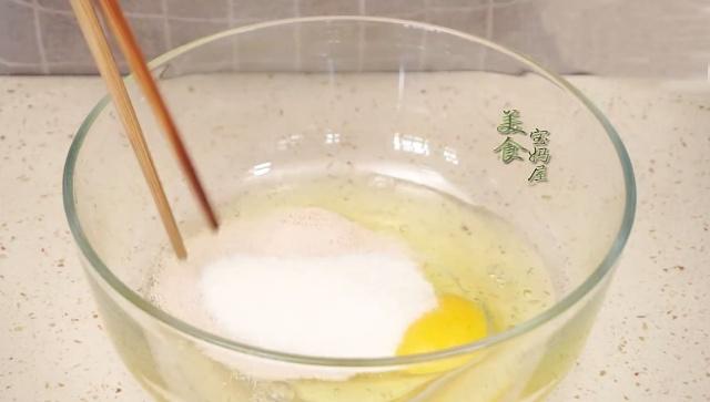 小麵包這樣做，不用烤箱不加一滴水，用平底鍋做出來好吃又好看！