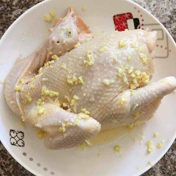 原汁隔水蒸雞——皮脆肉滑，保留雞的原汁原味