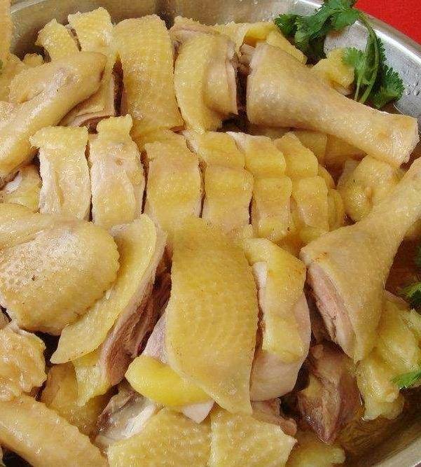 原汁隔水蒸雞——皮脆肉滑，保留雞的原汁原味