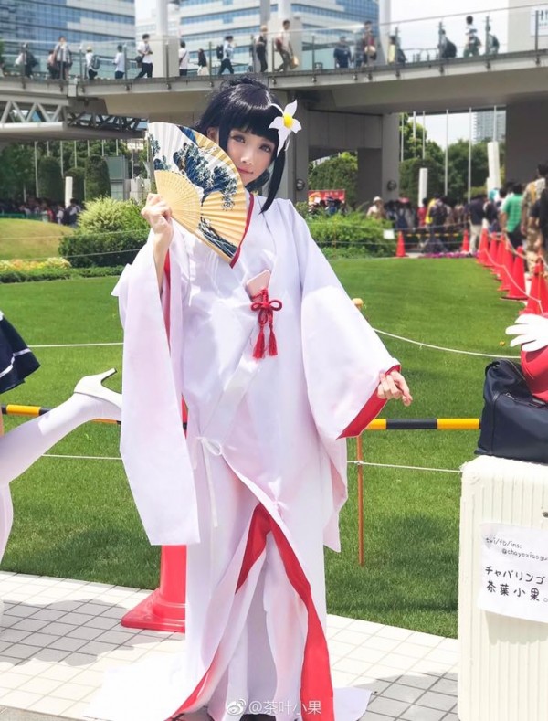  中國 Coser 在日本 C92 重現《火影忍者》雛田新娘裝，第3 認不出來是誰、第4 一秒變雛田！